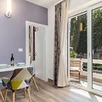 Liana Apartment